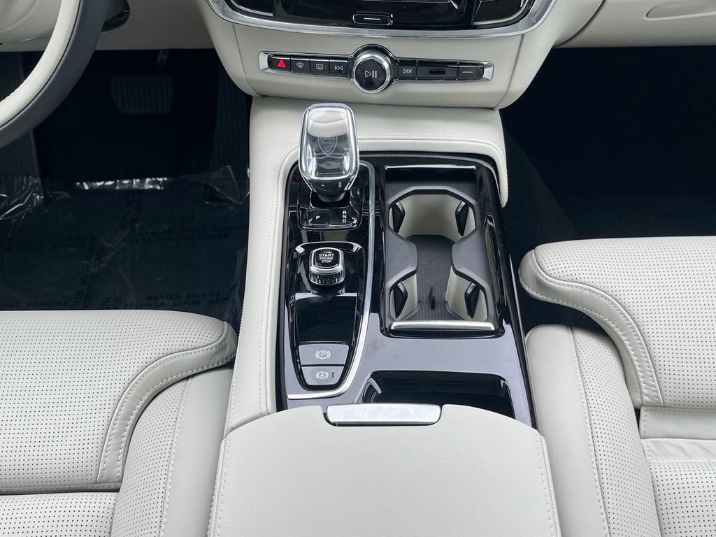 Used 2024 Volvo S90 T8 Ultimate image 22