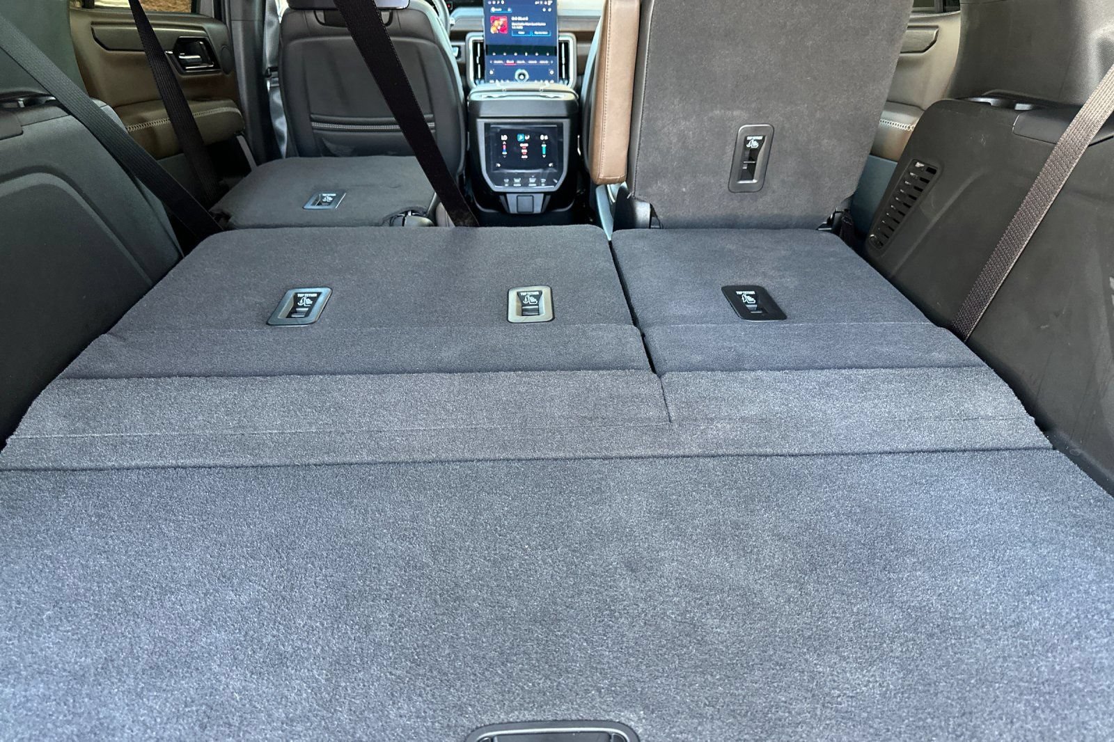Certified 2026 GMC Yukon Denali Ultimate AWD/4WD image 17