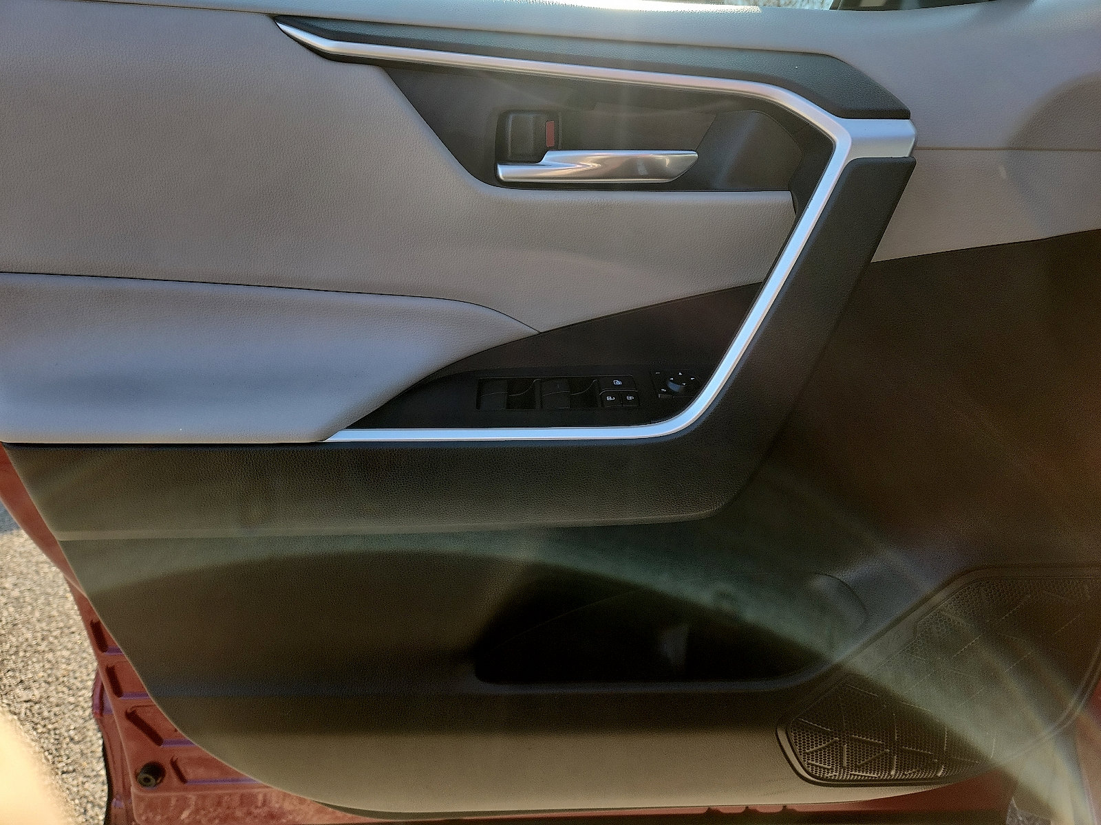 Used 2021 Toyota RAV4 XLE image 13