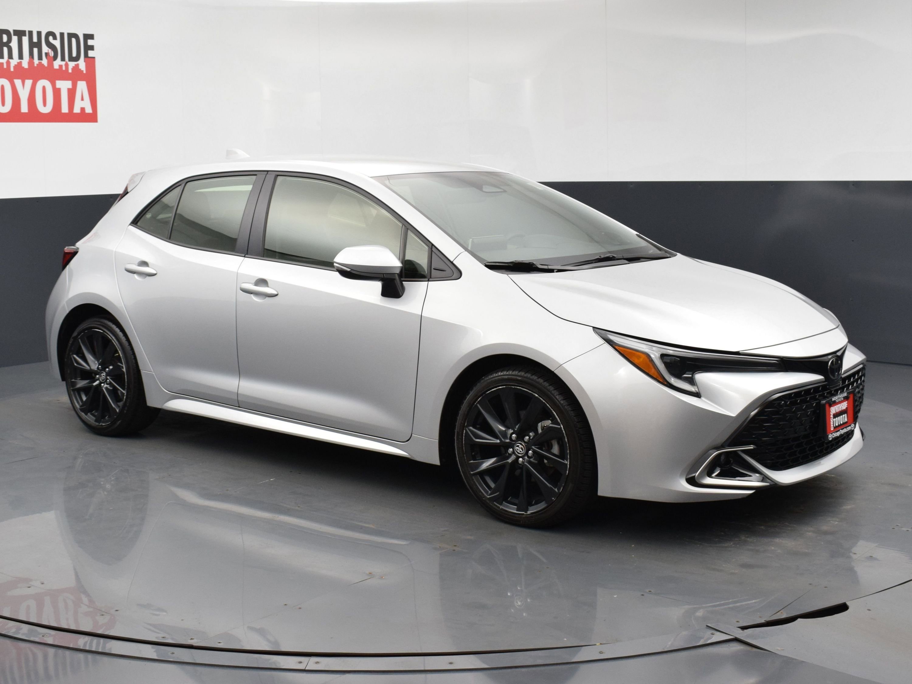Used 2024 Toyota Corolla XSE FWD image 6