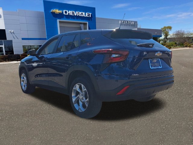 Used 2024 Chevrolet Trax LS w/ LS Convenience Package FWD image 25