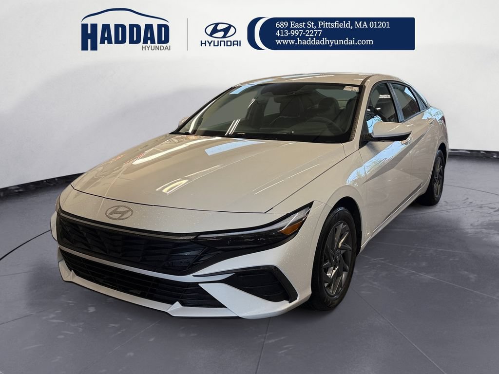 Certified 2024 Hyundai Elantra SEL FWD image 1