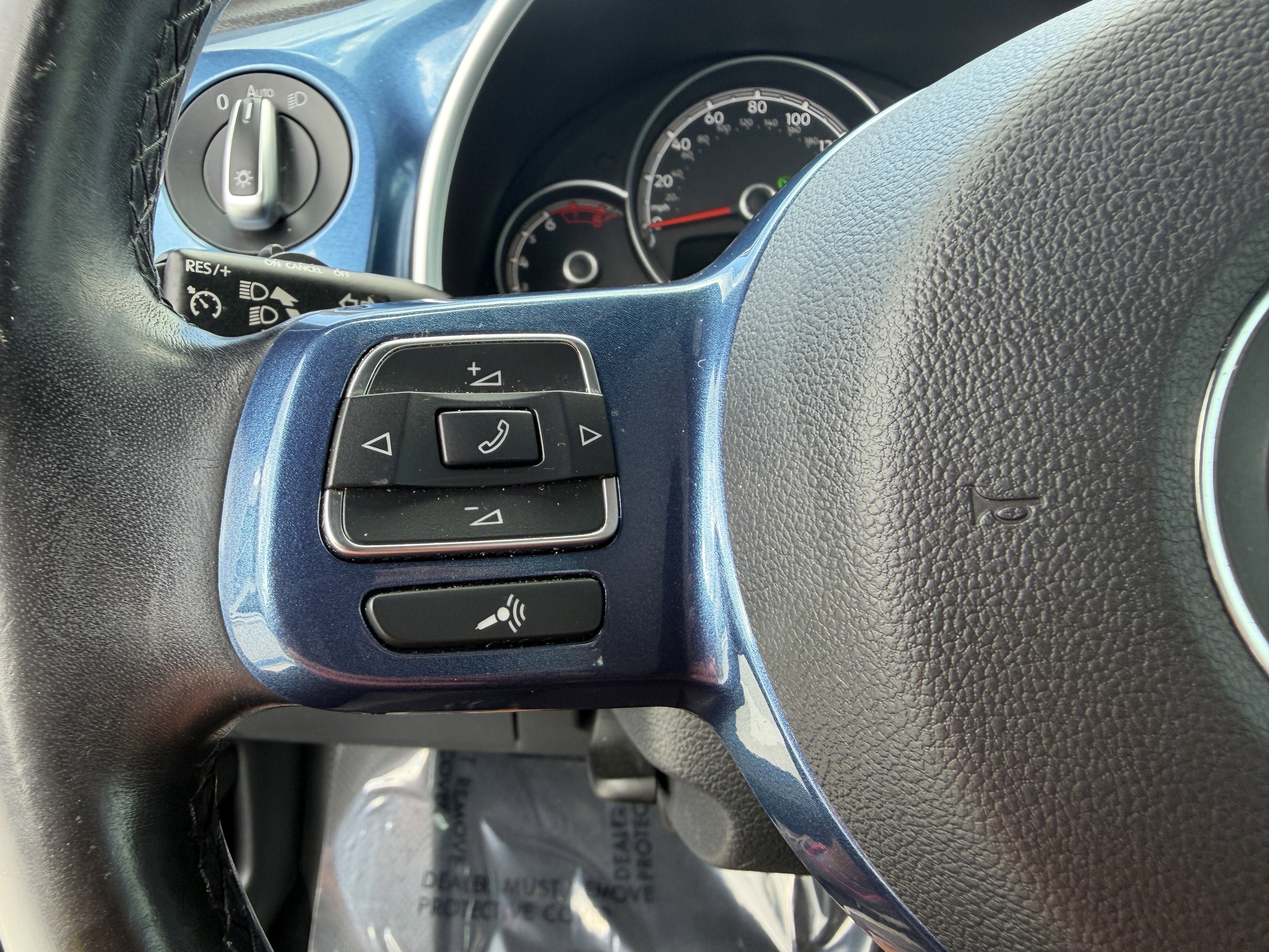 Used 2018 Volkswagen Beetle 2.0T SE FWD image 26