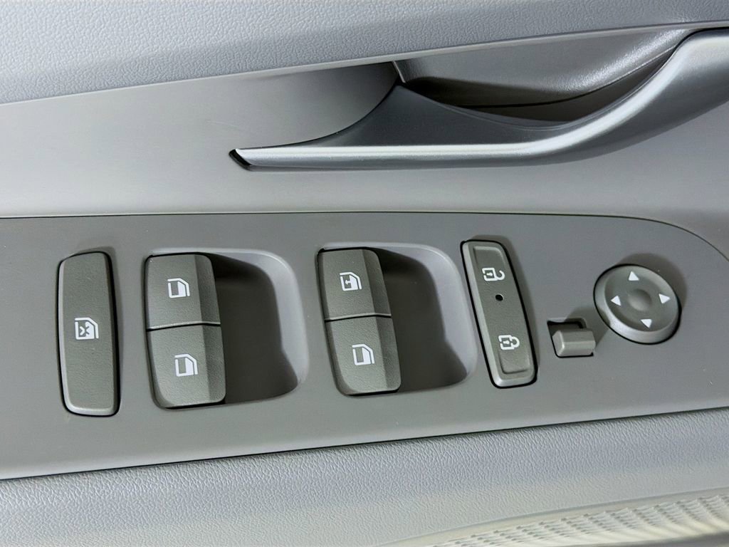 Used 2025 Hyundai Elantra SE FWD image 20