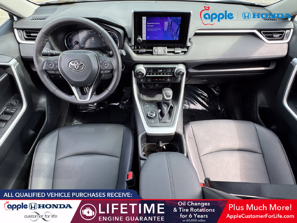 Used 2023 Toyota RAV4 XLE Premium AWD/4WD image 17