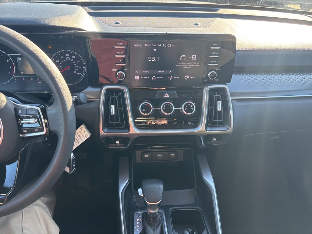 Used 2022 Kia Sorento LX image 10