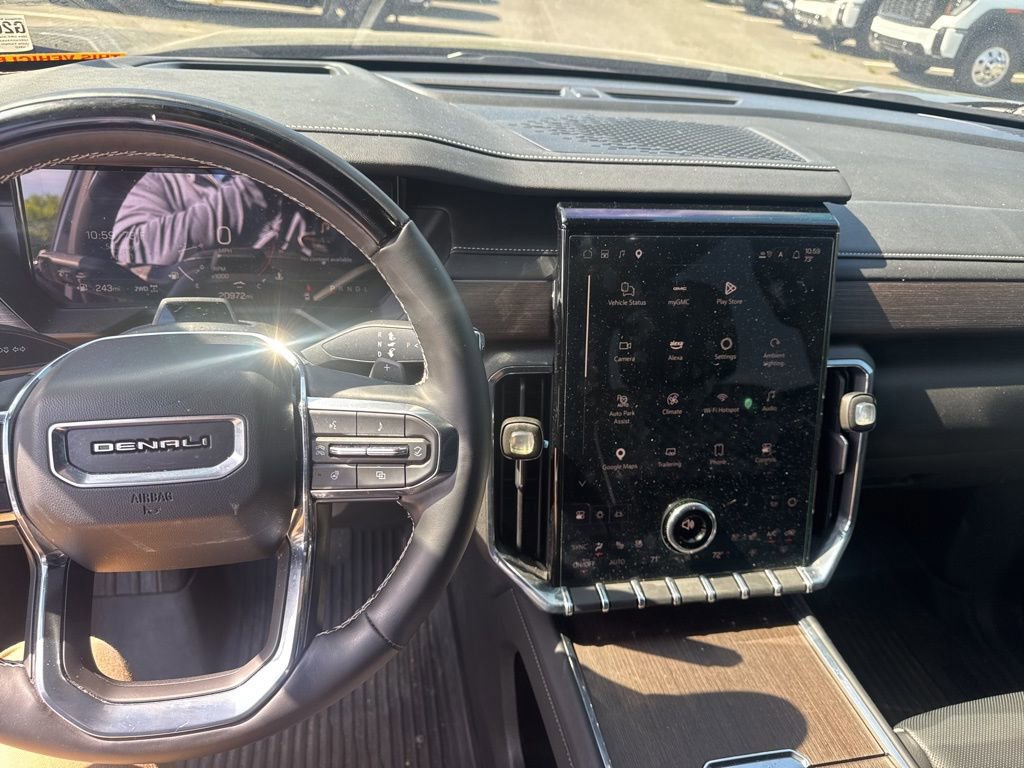 Certified 2025 GMC Acadia Denali w/ Super Cruise Package image 11