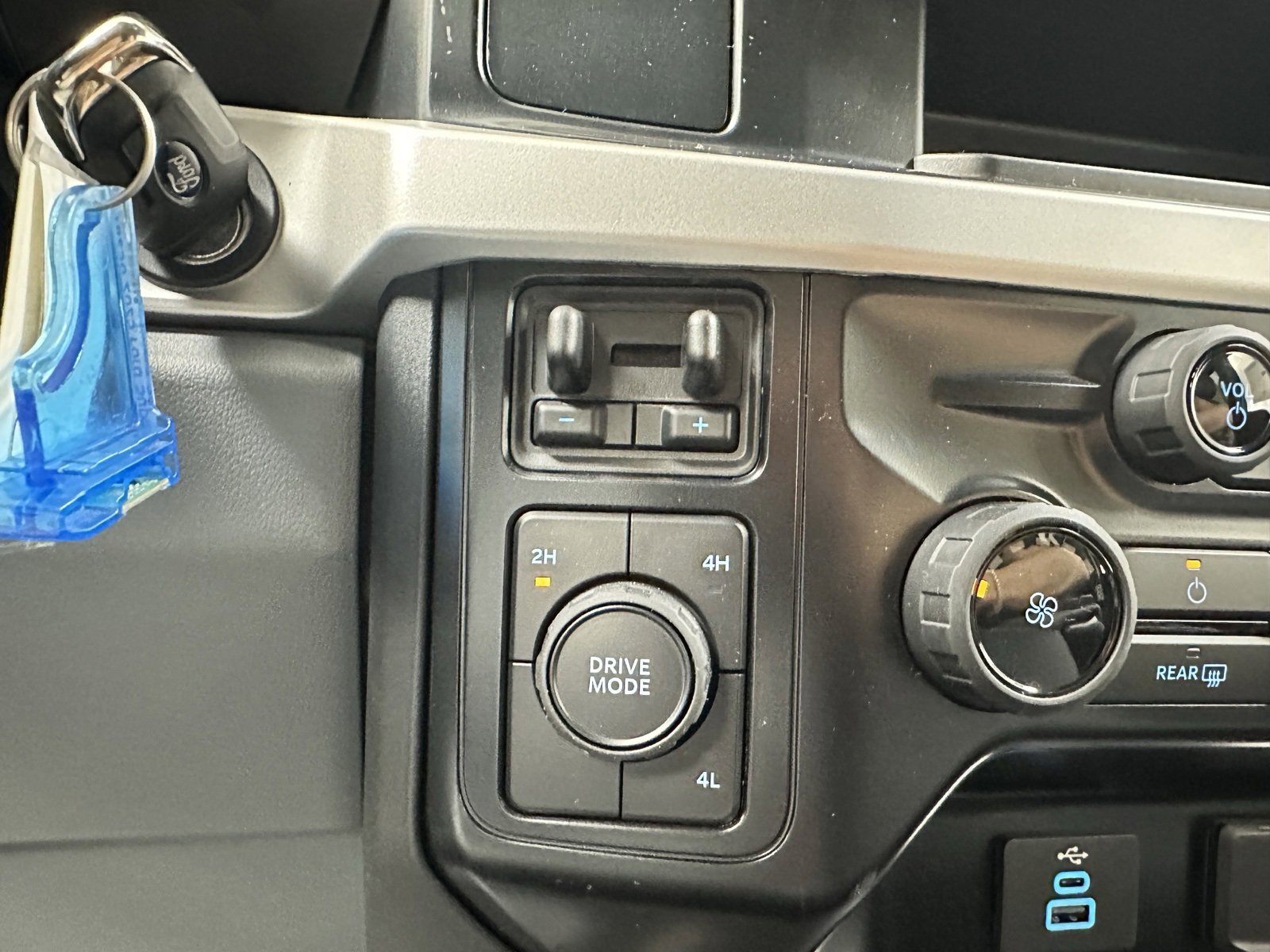 New 2025 Ford F350 XL w/ XL Chrome Package image 25