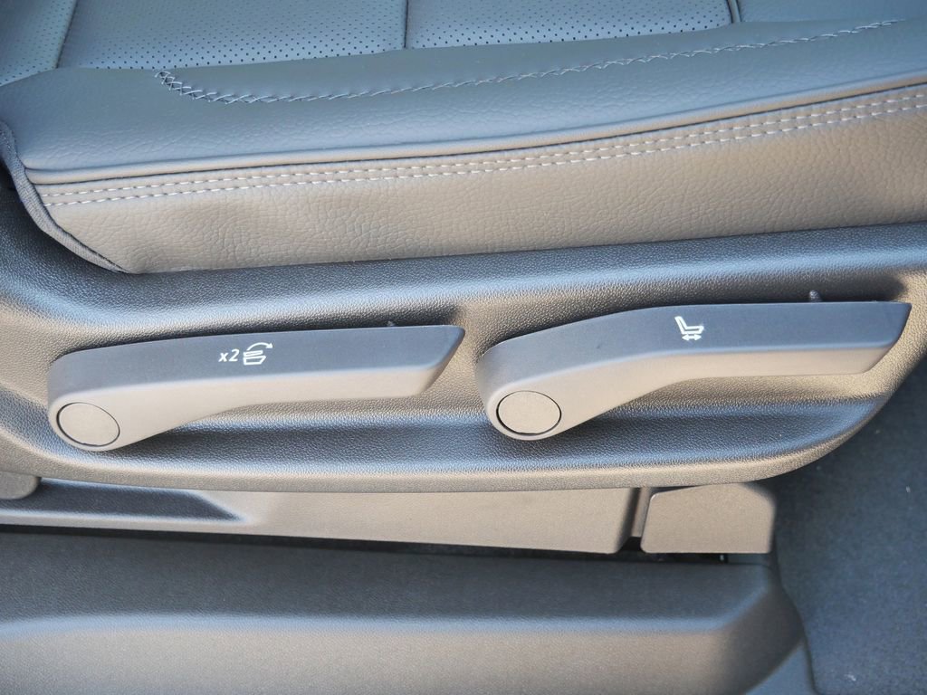 New 2026 GMC Yukon XL Denali w/ Denali Reserve Package image 30