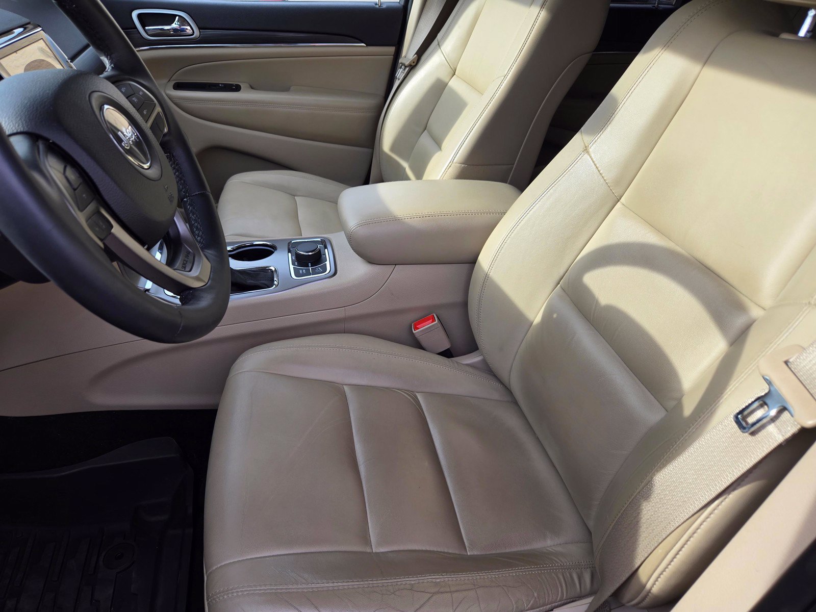 Used 2019 Jeep Grand Cherokee Limited AWD/4WD image 12