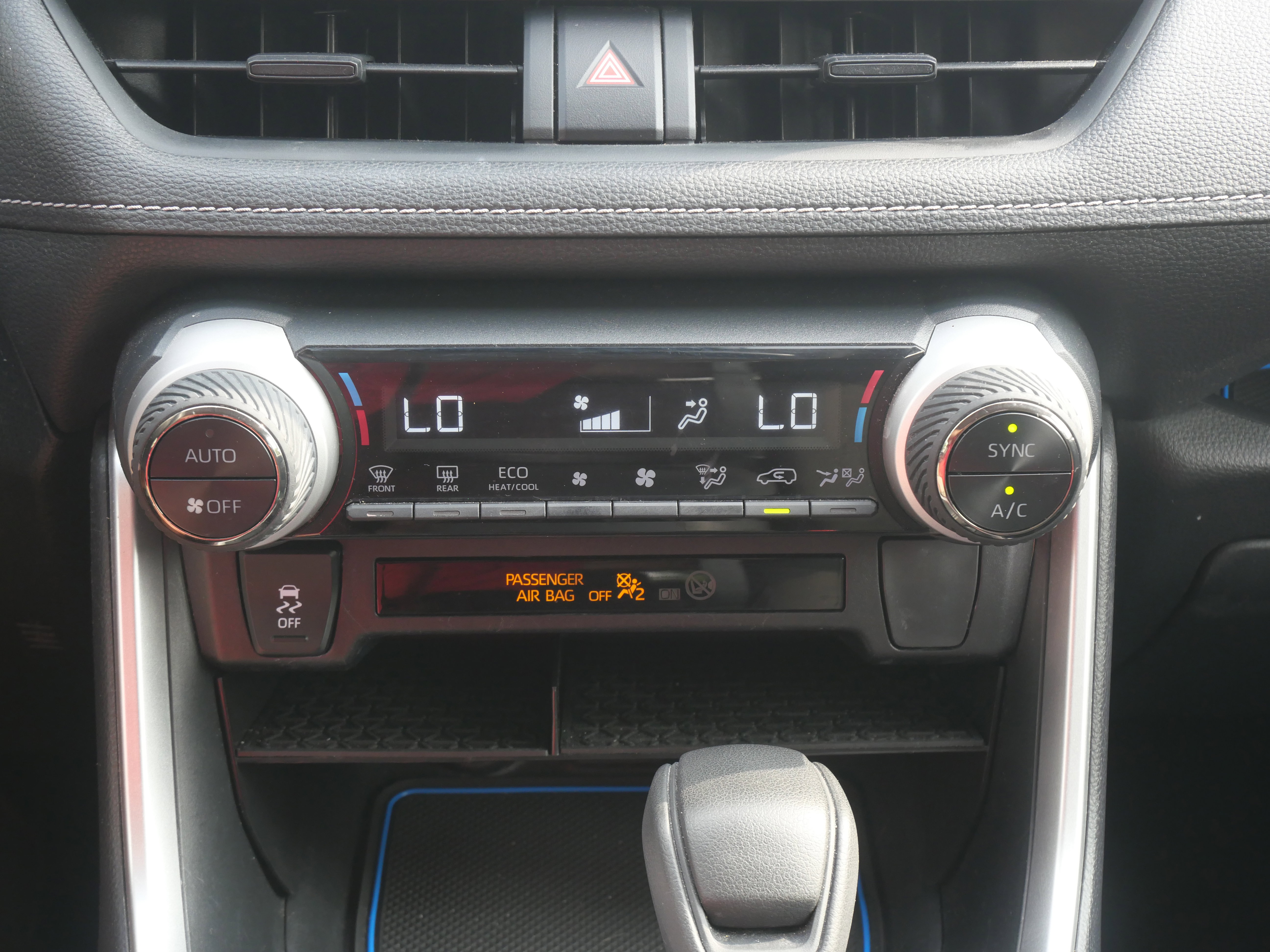 Used 2021 Toyota RAV4 LE image 15