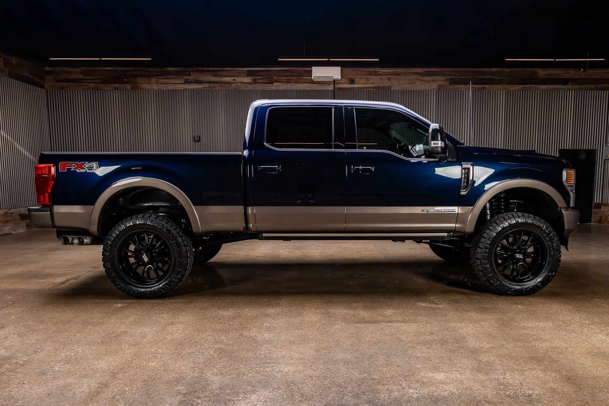 Used 2022 Ford F250 King Ranch w/ King Ranch Ultimate Package AWD/4WD image 11