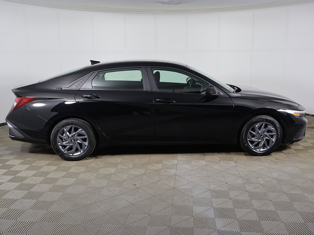 Certified 2024 Hyundai Elantra SEL image 13