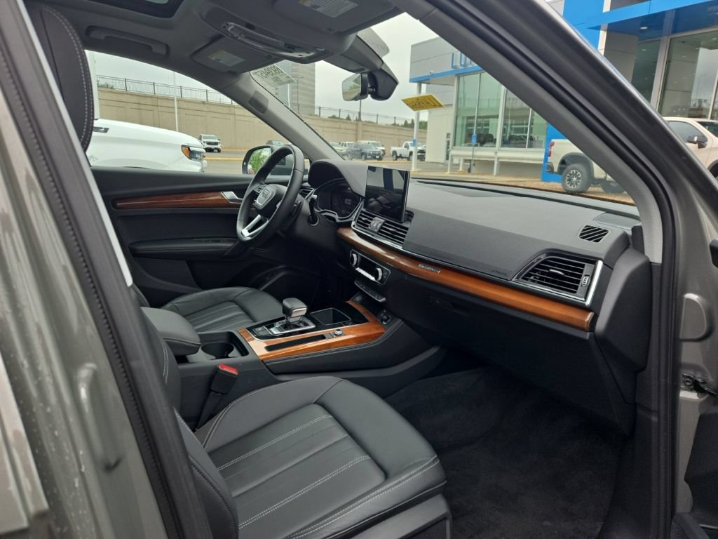Used 2023 Audi Q5 2.0T Premium Plus w/ Premium Plus Package AWD/4WD image 15