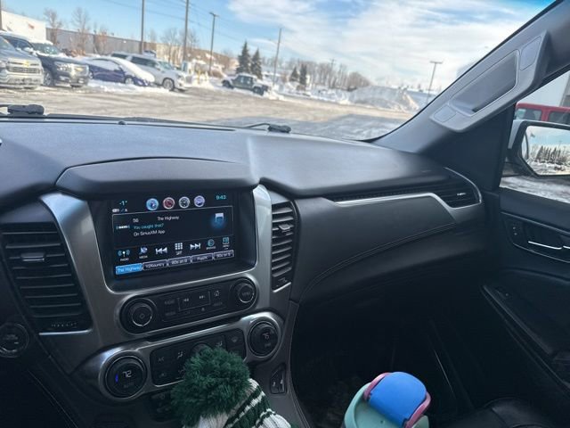 Used 2019 Chevrolet Suburban LT w/ LT Signature Package image 5