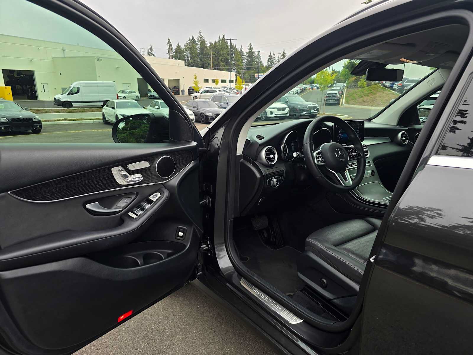 Used 2021 Mercedes-Benz GLC 300 4MATIC image 19