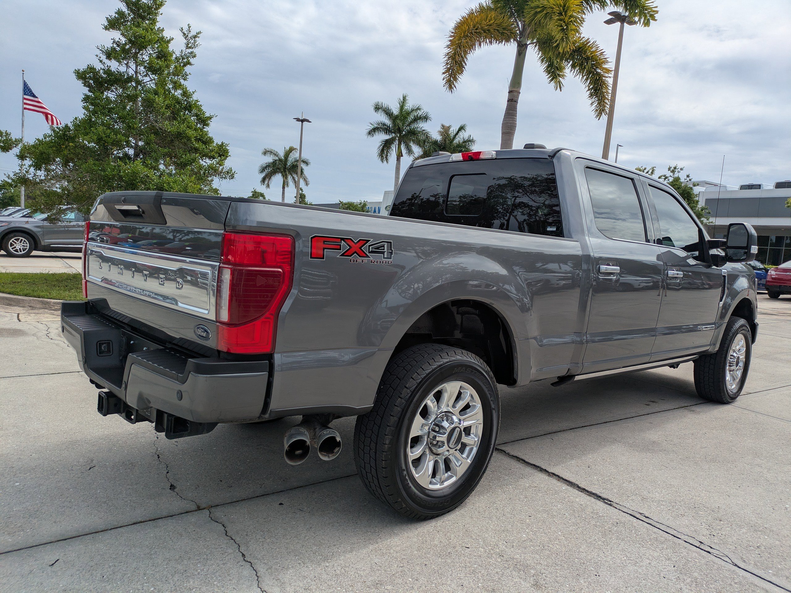 Used 2021 Ford F350 Limited w/ FX4 Off-Road Package AWD/4WD image 4
