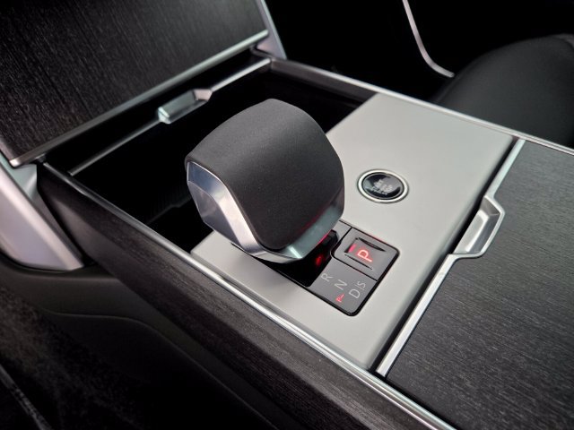 New 2026 Land Rover Range Rover SE AWD/4WD image 23