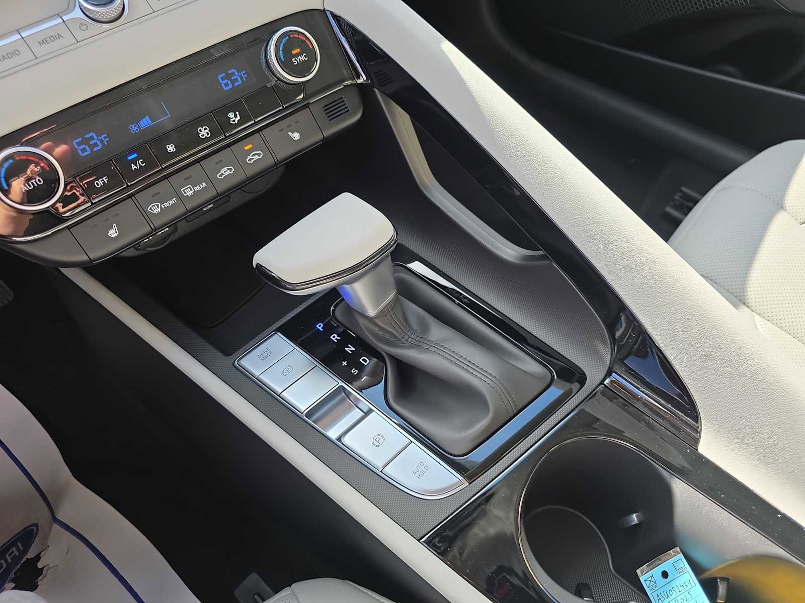 New 2025 Hyundai Elantra Limited image 14