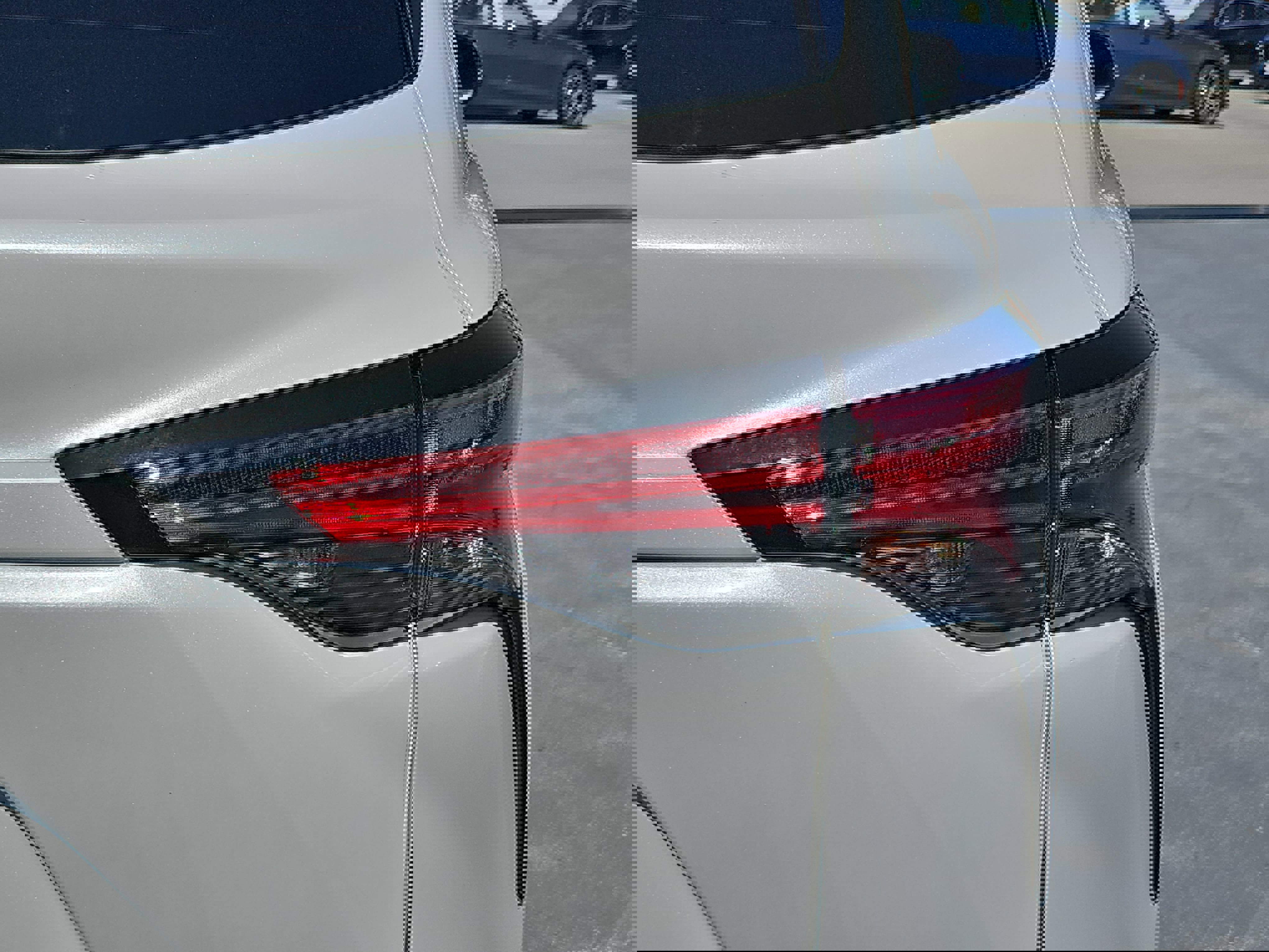 Used 2023 Toyota Sienna XSE image 36