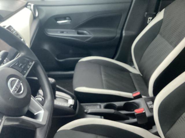 Used 2022 Nissan Versa SV FWD image 7