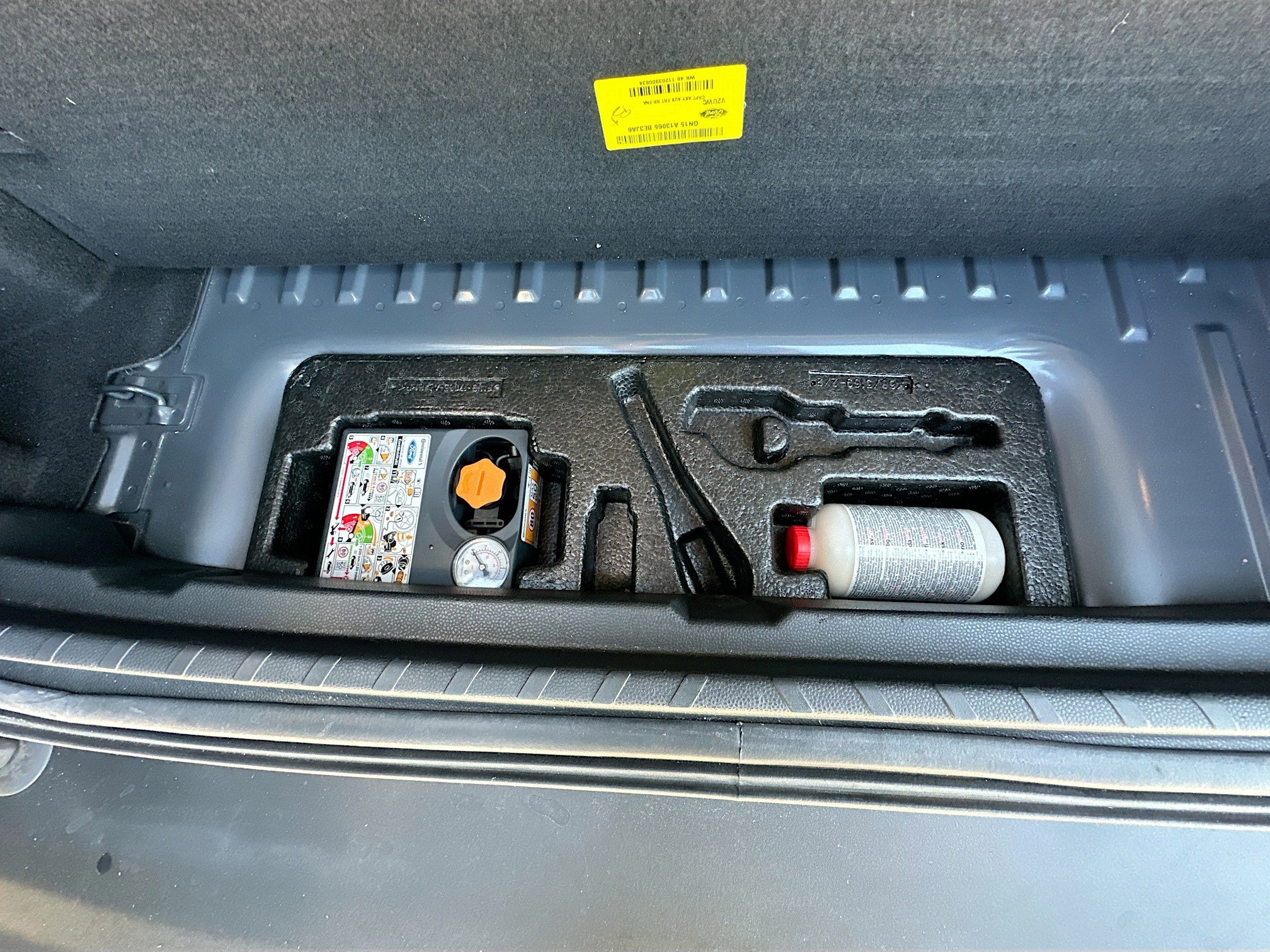 Certified 2021 Ford EcoSport SE image 31