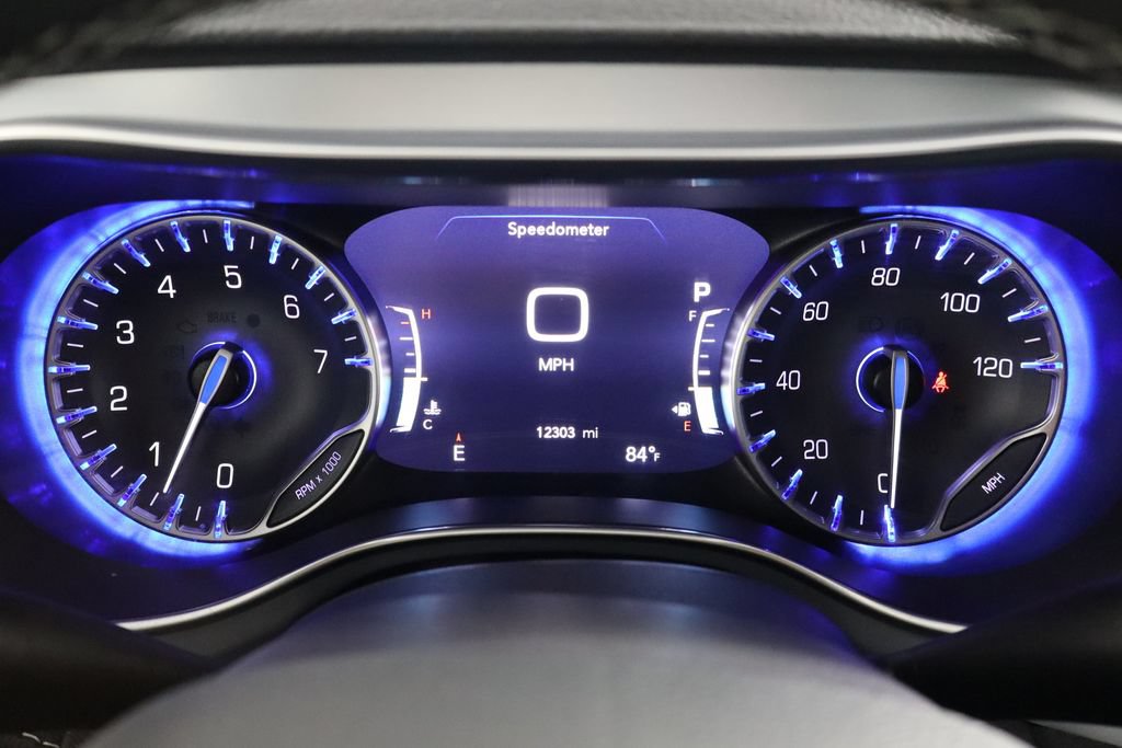 Used 2025 Chrysler Pacifica Limited FWD image 20
