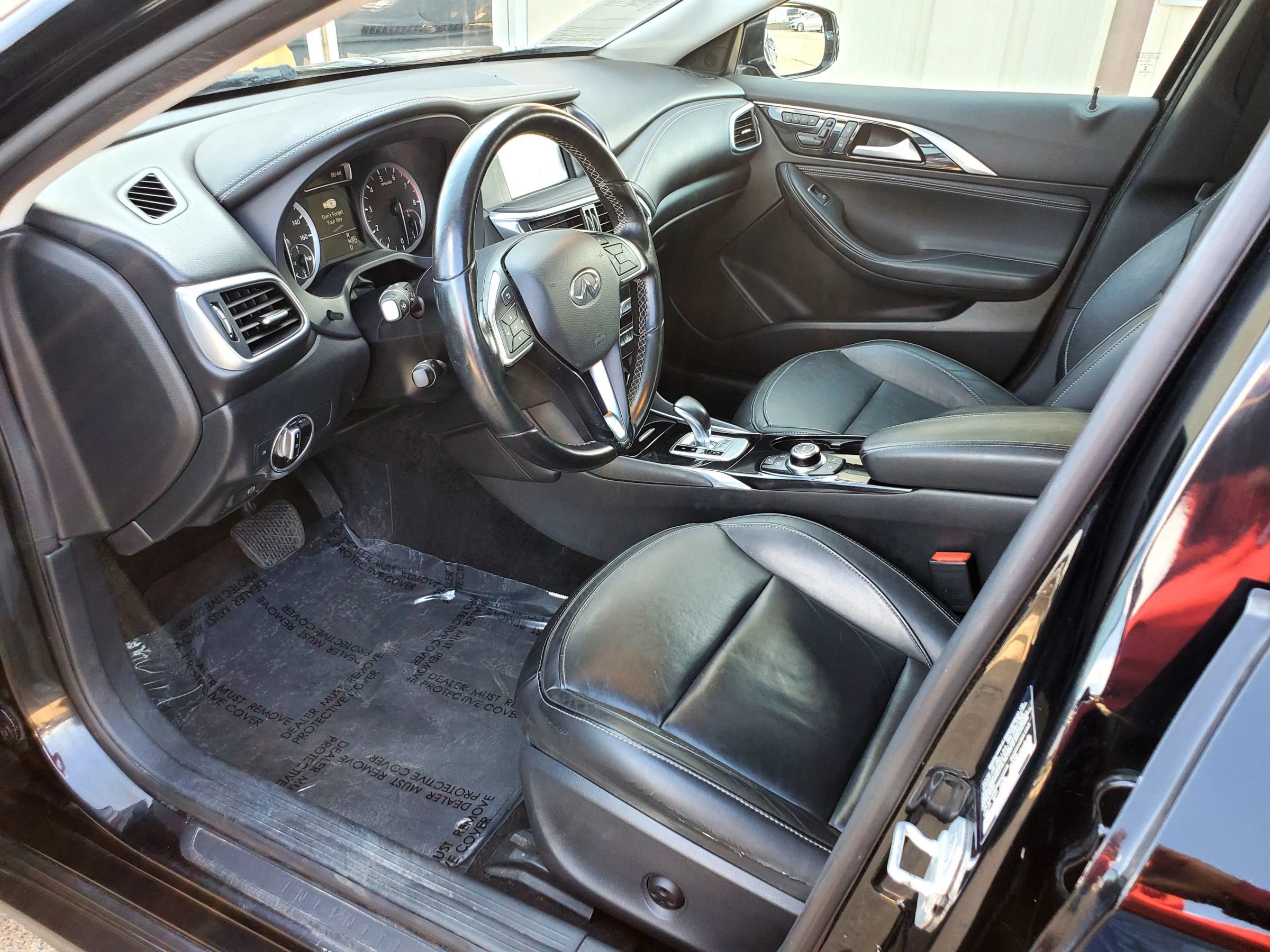 Used 2017 INFINITI QX30 AWD image 29