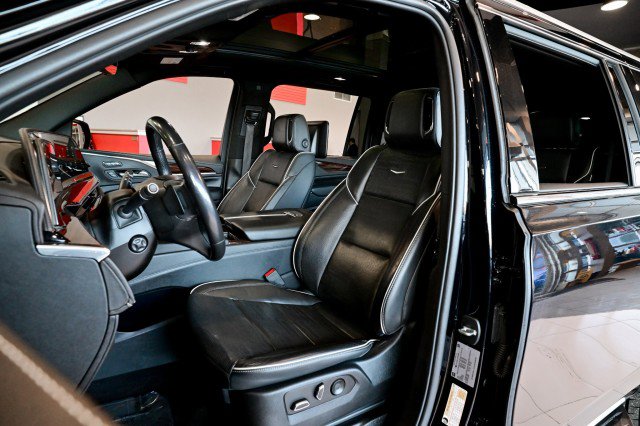 Used 2023 Cadillac Escalade ESV Premium Luxury image 14
