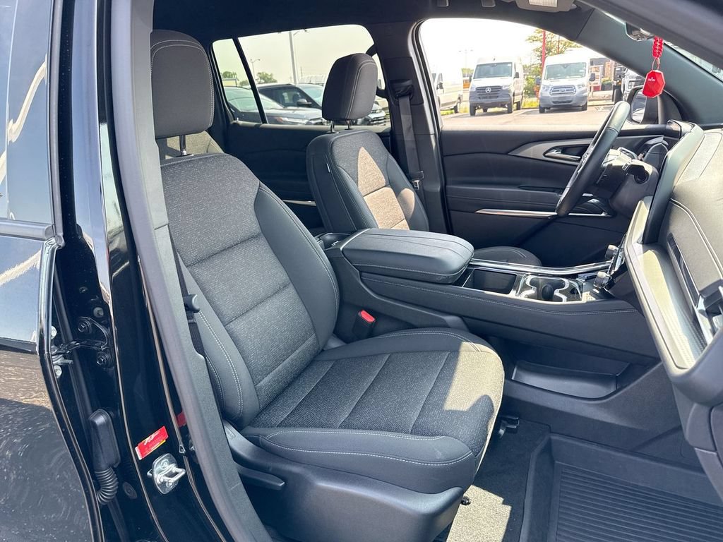 Used 2026 Chevrolet Traverse LT w/ Driver Confidence Package AWD/4WD image 26