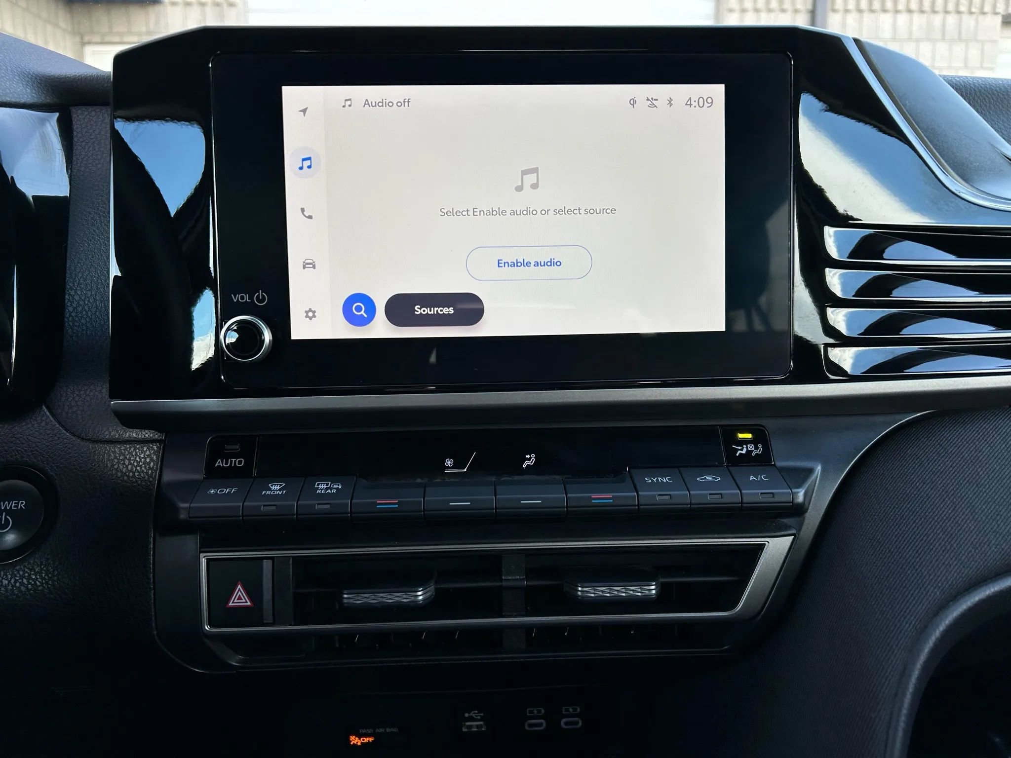 Used 2025 Toyota Camry LE image 21