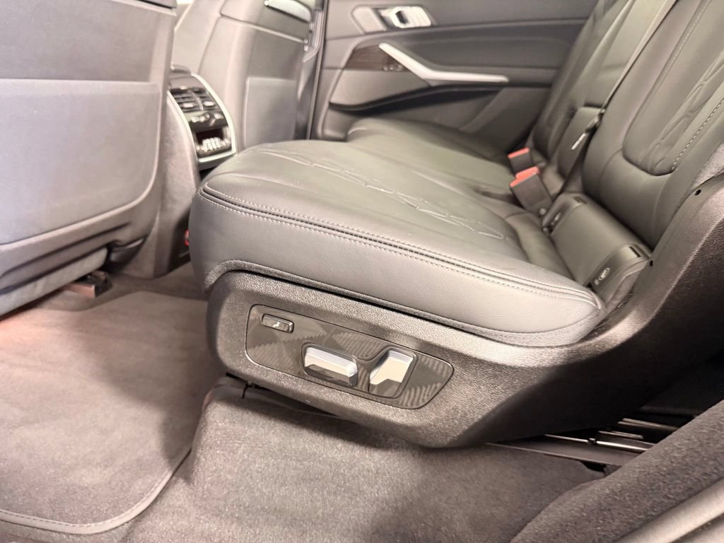 Used 2026 BMW X7 xDrive40i AWD/4WD image 29