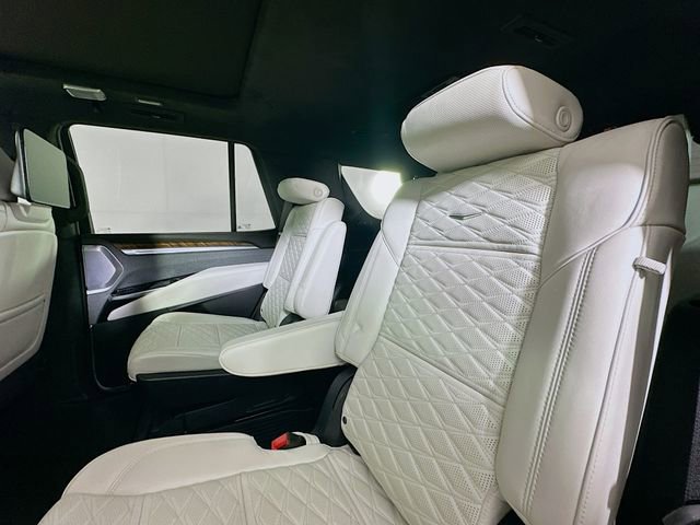 Used 2025 Cadillac Escalade Sport Platinum w/ LPO, ONYX Package AWD/4WD image 26