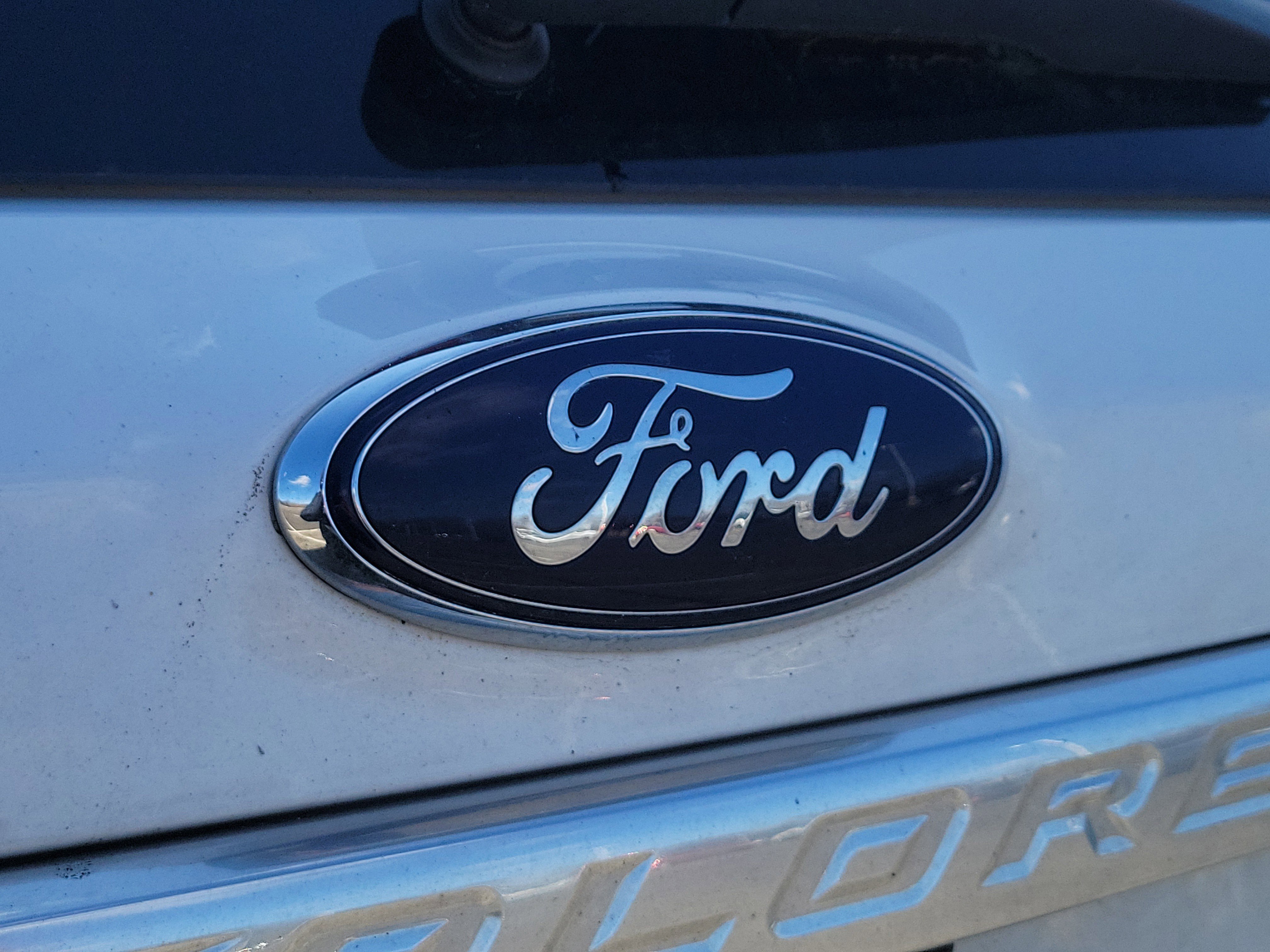 Used 2016 Ford Explorer Platinum image 6