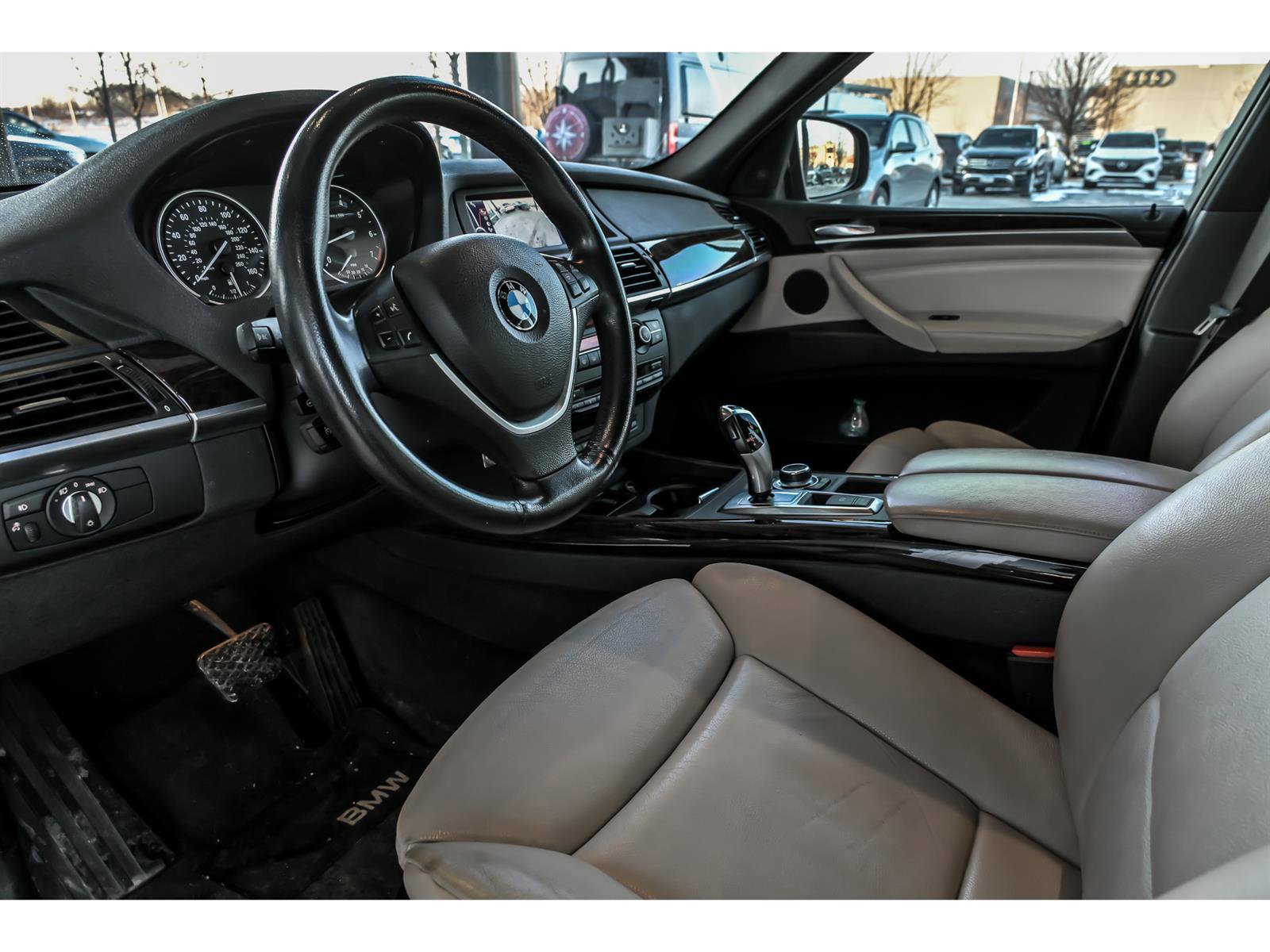 Used 2011 BMW X5 xDrive50i image 2