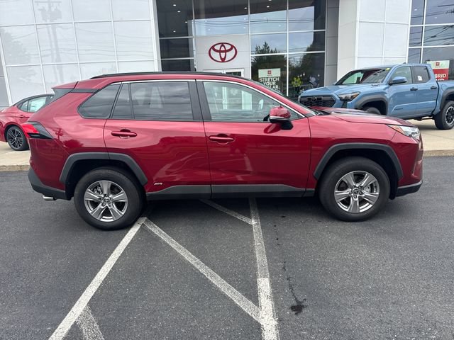 Used 2025 Toyota RAV4 XLE AWD/4WD image 2