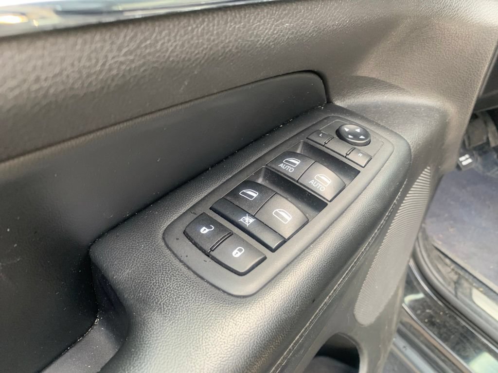 Used 2020 Jeep Grand Cherokee Limited w/ Luxury Group II RWD image 35