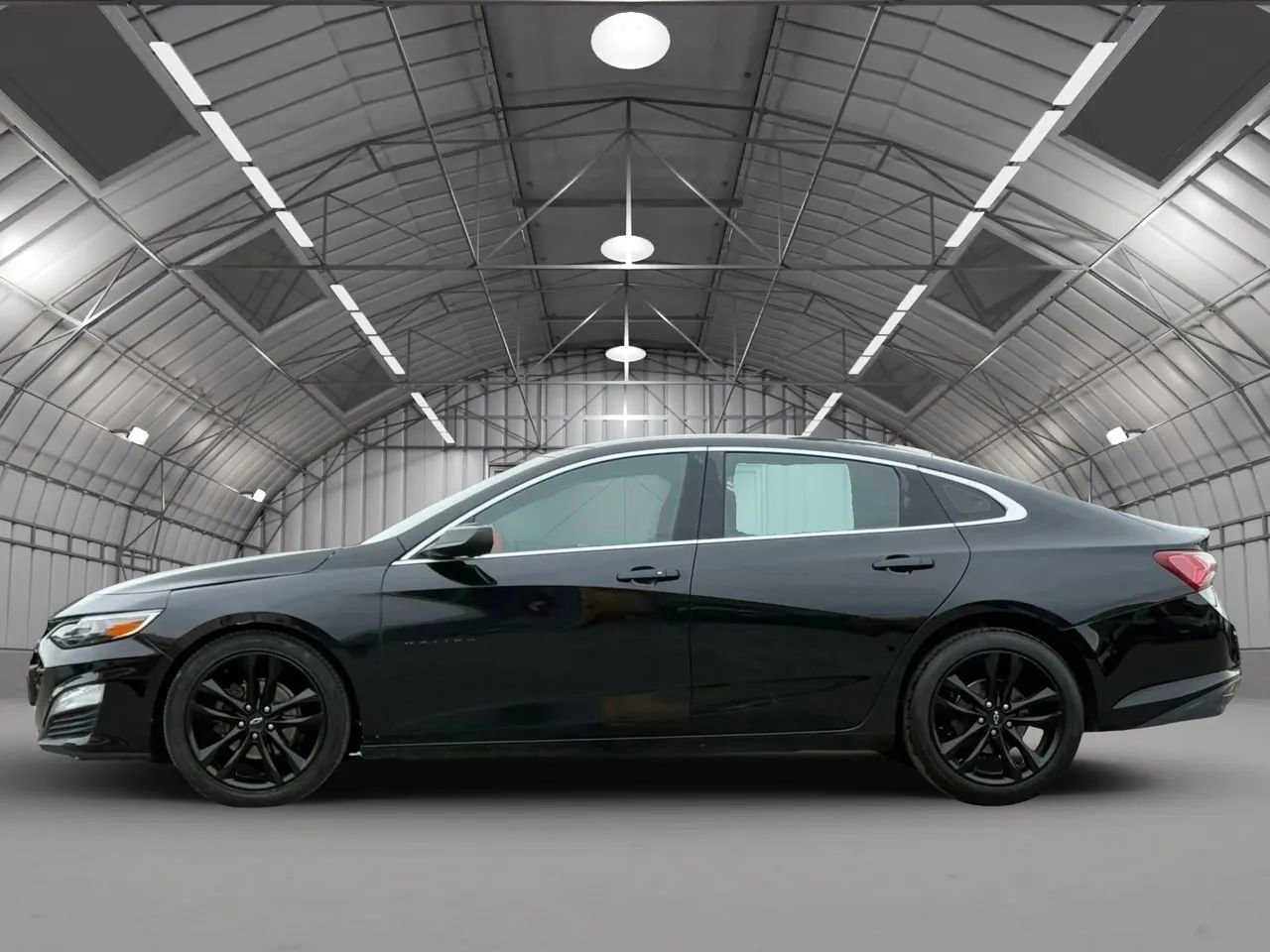 Used 2021 Chevrolet Malibu LT w/ Midnight Edition image 4