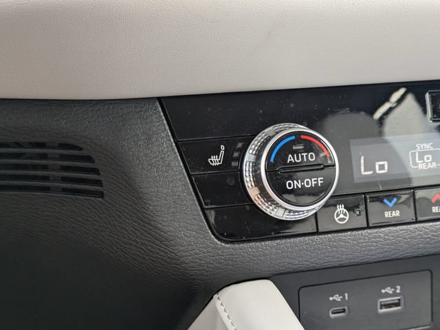 Used 2024 Mitsubishi Outlander SEL AWD/4WD image 31