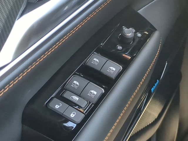 New 2026 Jeep Grand Wagoneer L Summit AWD/4WD image 32