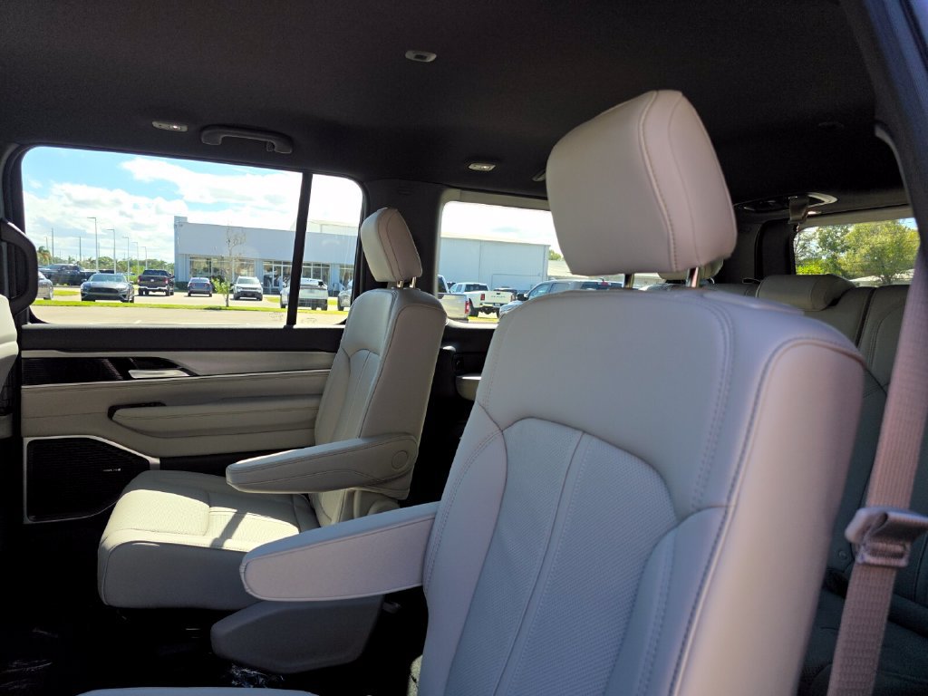 New 2027 Jeep Grand Wagoneer 4WD image 23