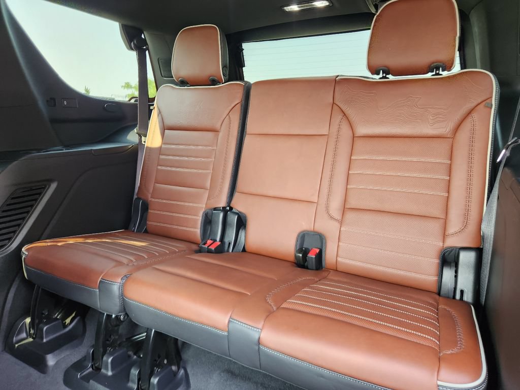Used 2023 GMC Yukon Denali Ultimate AWD/4WD image 38