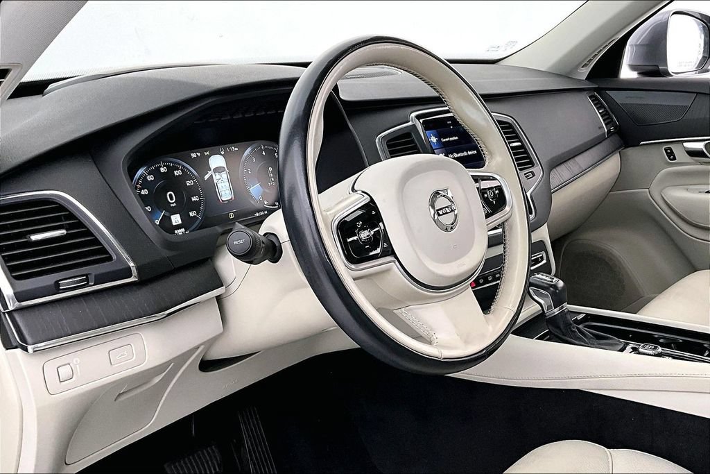 Used 2020 Volvo XC90 T5 Momentum w/ Protection Package Premier AWD/4WD image 11