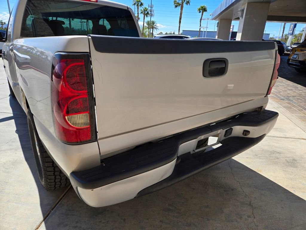 Used 2004 Chevrolet Silverado 1500 W/T image 2