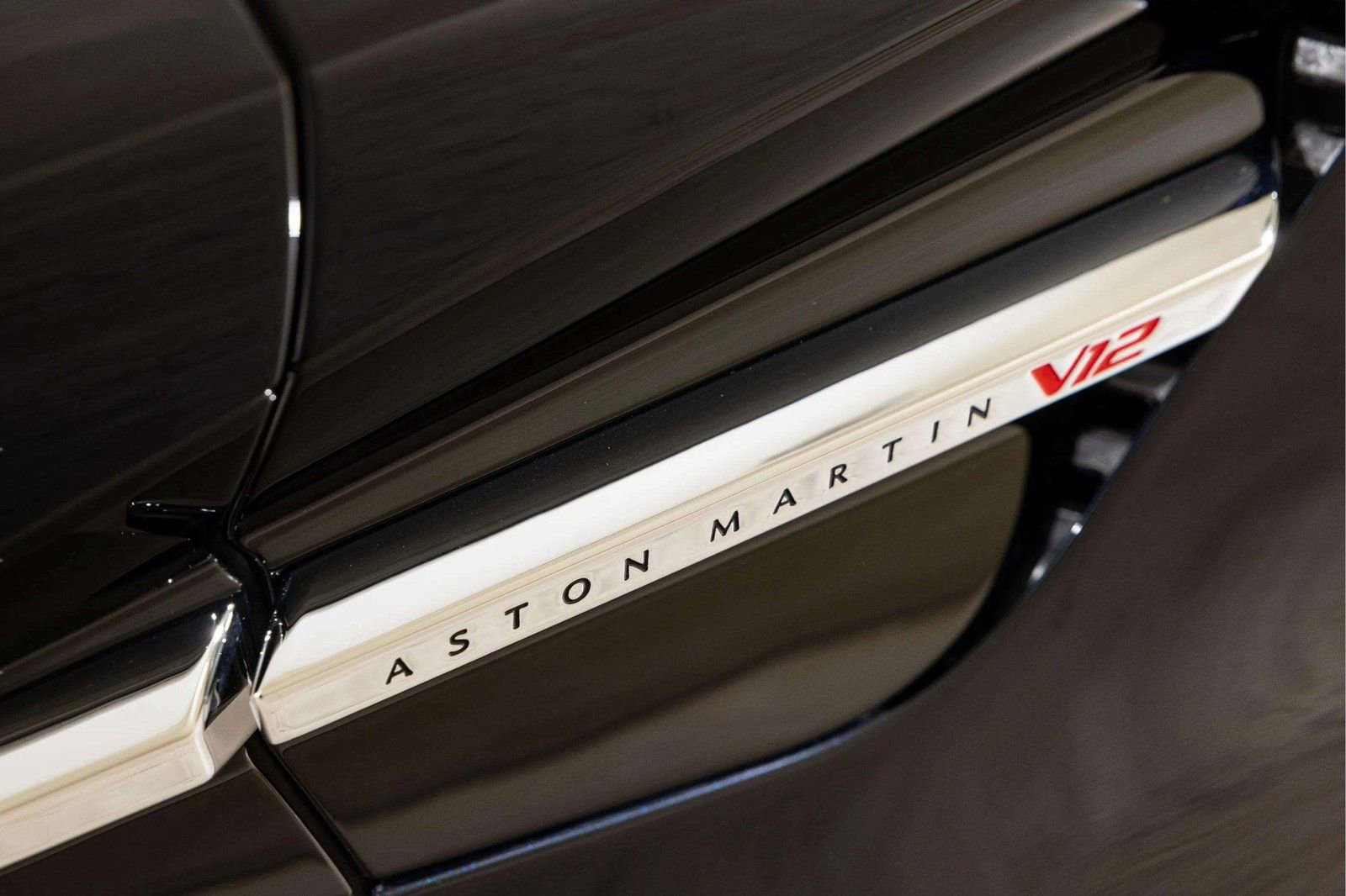 New 2026 Aston Martin Vanquish Convertible image 13