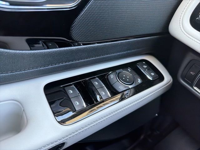 New 2026 Lincoln Aviator AWD image 25