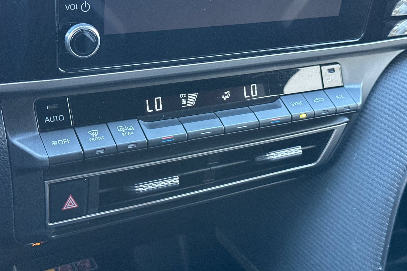 Certified 2025 Toyota Camry SE FWD image 19