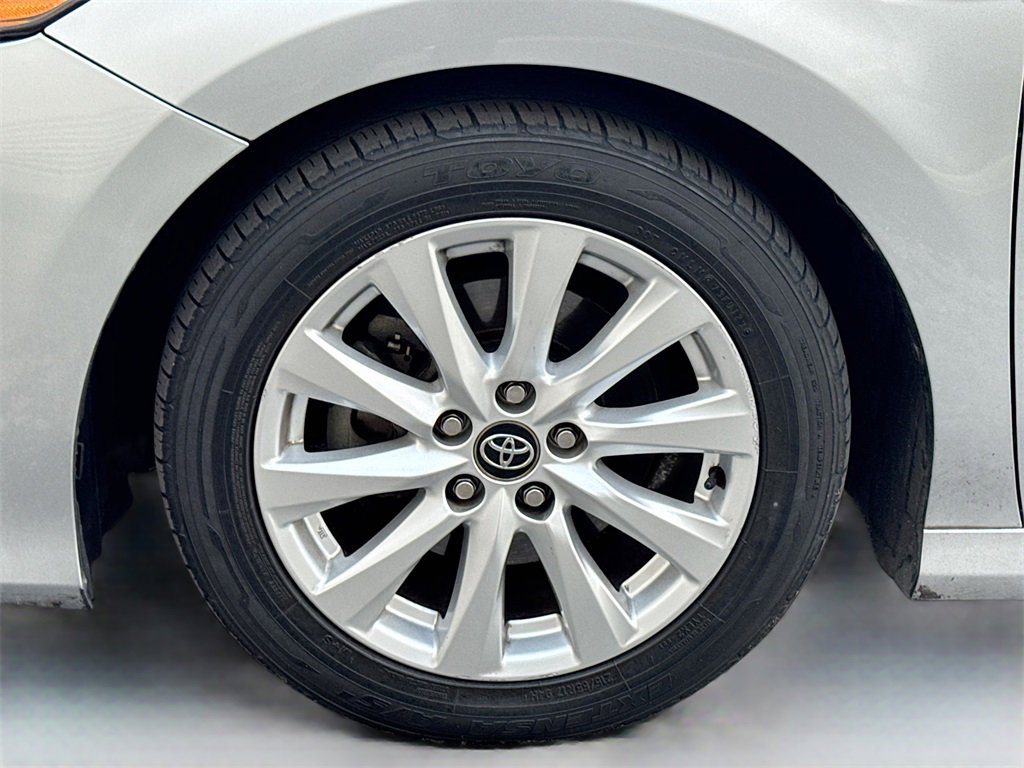 Used 2020 Toyota Camry LE image 29