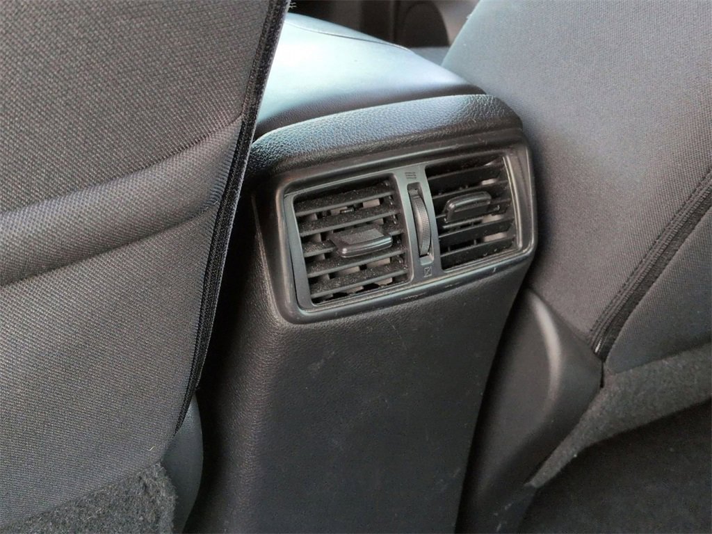 Used 2017 Nissan Rogue S image 19