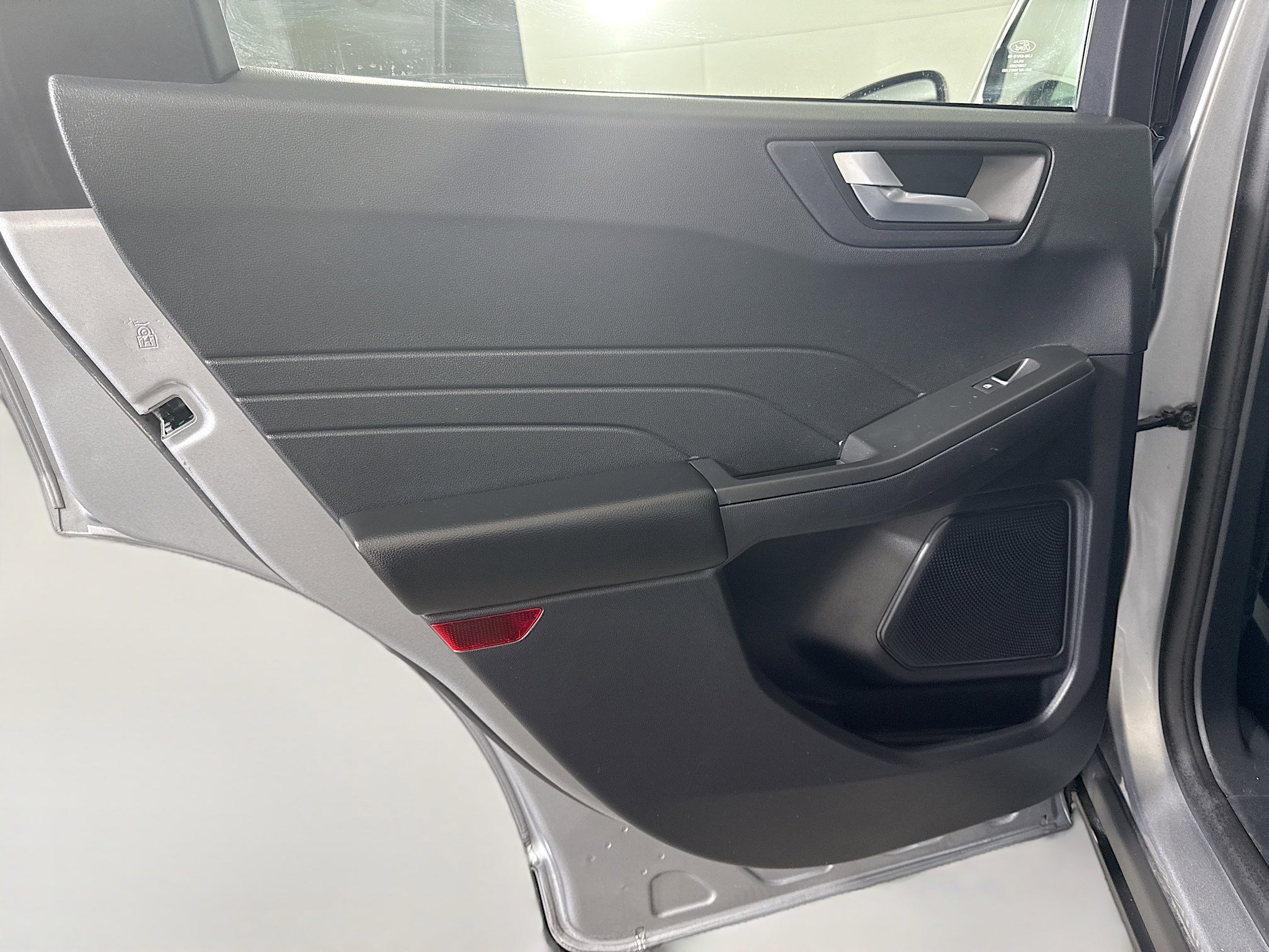 Used 2022 Ford Escape Titanium w/ Class II Trailer Tow Package image 26